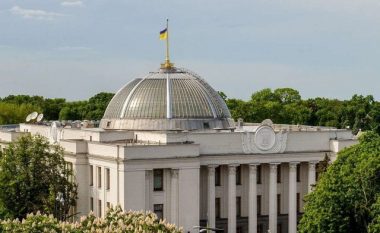 Parlamenti i Ukrainës njeh pavarësinë e Çeçenisë