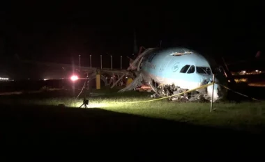 Bllokohet aeroporti në Filipine, avioni korean përplaset me tokën gjatë uljes (VIDEO)