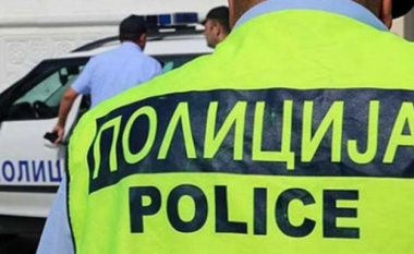 Sërish alarm për bombë në disa shkolla të mesme në Shkup, policia evakuon godinat dhe kontrollon zonën
