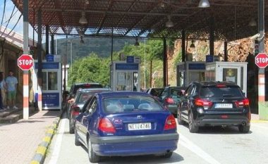 Greqia aksion në Kapshticë, arrestohen 14 punonjës policie dhe civilë për falsifikim në doganën greko-shqiptare