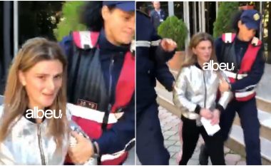 U la në burg, momenti kur Tina Pajollari lë gjykatën dhe shpërthen në lot (VIDEO)