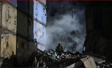 Bombardimet në Zaporizhzhia, të paktën 17 viktima