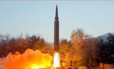 “Provokime serioze”, Koreja Veriore teston edhe dy raketa balistike
