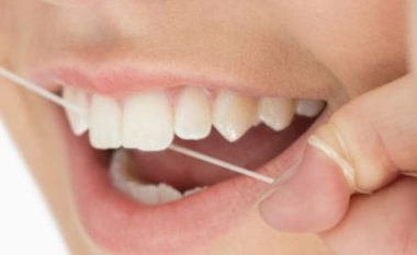 Harrojeni dentistin, si të zbardhni dhëmbët në kushte shtëpie