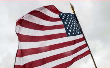 SHBA e “zhgënjyer” me mos shtyrjen e afatit për targat