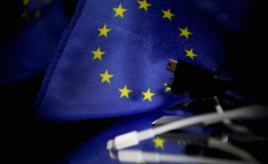 BE miraton reformën për karikues universalë të pajisjeve teknologjike