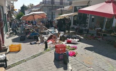 “Vrava gruan”, burri përplas dhe tërheq zvarrë me makinë nënë e bir në Greqi