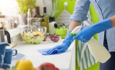 Mos e pastroni kurrë kuzhinën me këtë detergjent, mund të shkaktojë kancer të mushkërive