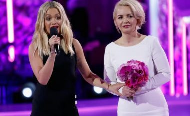 Rita Ora shfaqet provokuese në Instagram, e ëma ka gjithmonë gati komentin epik në shqip (FOTO LAJM)
