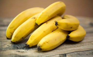 Paralajmërojnë mjekët: Ky grup njerëzish nuk duhet të hajë banane