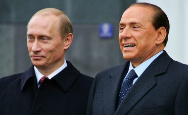 Putin i dhuroi Berlusconit 20 shishe vodka për ditëlindje, KE: Shkelin sanksionet