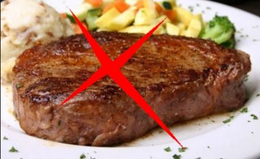 Mjekët konfirmojnë: Katër grupe njerëzish nuk duhet të hanë kurrë biftek