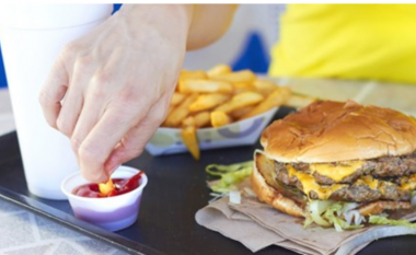 Pse “ushqimet e shpejta” janë të dëmshme për shëndetin