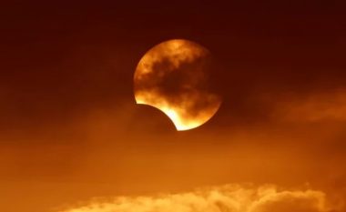 Eklipsi diellor do të shkaktojë ndryshim në jetën e këtyre shenjave të horoskopit