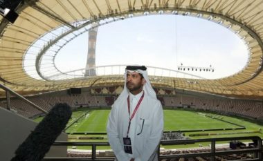 Masa e turpshme e Katarit: Po ndërtojnë mure për të fshehur varfërinë nga sytë e publikut gjatë Kupës së Botës! (VIDEO)