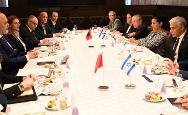 Kryeministri izraelit poston foto nga takimi me Ramën: Bashkë, në luftën kundër sulmeve kibernetike nga Irani