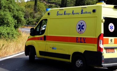 Horror në Greqi, vëllezërit shqiptarë vrasin me sëpatë 53-vjeçarin dhe i plagosin djalin