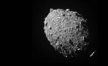 Sonda e NASA-s ndryshoi drejtimin e asteroidit Dimorphos