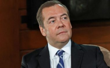 Medvedev kërcënon sërish: Zelensky i lutet NATO-s që të përshpejtojë Luftën e Tretë Botërore