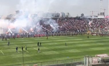 Momente kolapsi në Kili, stadiumi i mbushur plot me tifozë shembet