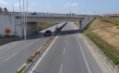 Nesër punimet për rehabilitimin e aksit rrugor Tiranë – Durrës, ARRSH bën njoftimin e rëndësishëm për shoferët
