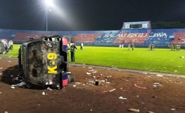 Një nga tragjeditë më të mëdha në botën e futbollit, numri i viktimave në Indonezi shkon në 174