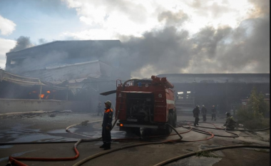 Tregu në Ukrainë bombardohet nga forcat ruse, raportohet për të vrarë dhe të plagosur