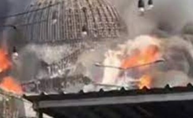 Shembet nga zjarri kupola gjigante e xhamisë së Xhakartës në Indonezi (VIDEO)