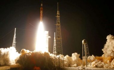 “Drejt hënës dhe përtej saj”, NASA lëshon raketën Artemis