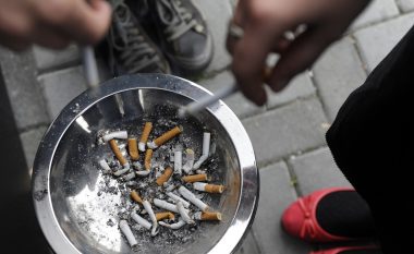 Shqiptarët “djegin” 200 mijë euro në ditë për konsum duhani