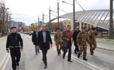 Shefi i EULEX-it dhe komandanti i KFOR-it “patrullojnë” në Veri të Kosovës