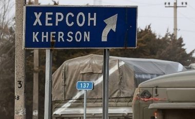 Ushtria ruse fillon tërheqjen nga Kherson, forcat ukrainase rimarrin 12 vendbanime në jug