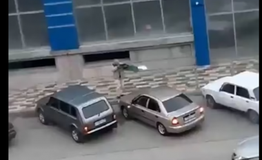 Sulm me armë në një qendër tregtare, 4 të vrarë në Rusi, mes tyre edhe autori
