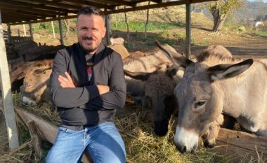 “Nuk u pendova që lashë Tiranën”, rrëfehet gazetari që u bë fermer gomaricash