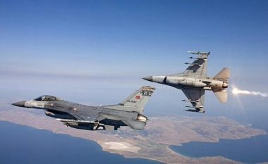 Avionët turq i “sulen” ishujve grekë, alarm në Athinë