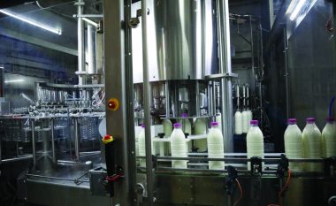 Shqipëria, vendi më bujqësor i Europës, ka prodhimin më të ulët të qumështit për frymë