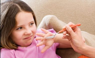 “Po i sëmurni me duart tuaja”, mjekët japin alarmin: Prindër, mjaft u dhatë vitamina pa kriter fëmijëve