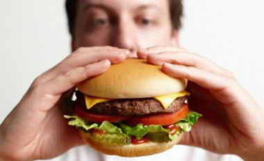 Ushqimet me yndyrë dhe sheqer ndikojnë në funksionimin e trurit tonë