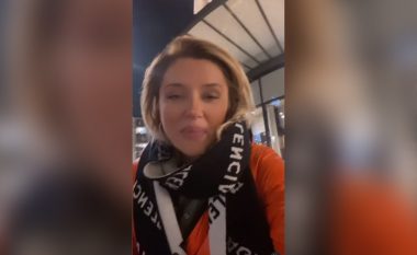 Publikon videon e rrallë krah dashurisë së përjetshme, Alketa ia merr këngës rrugëve të Parisit (VIDEO)