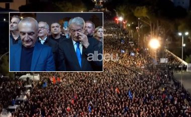 Protesta para Kryeministrisë, përlotet Berisha (FOTO LAJM)