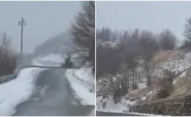 Dardha “vishet me të bardha”, fshati i Korçës zbardhet nga dëbora (VIDEO)