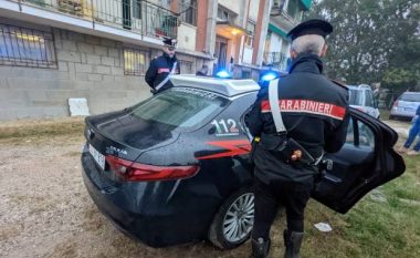 Varrezat kthehen në “pazar” droge, arrestohen dy shqiptarët që shisnin “të bardhë”