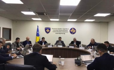 Mblidhet KQZ-ja në Kosovë, shqyrton zëvendësimin e deputetëve të Listës Serbe