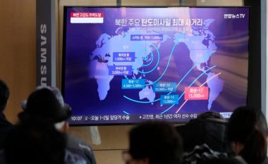 Ç’po ndodh? Koreja e Veriut lëshon 4 raketa balistike