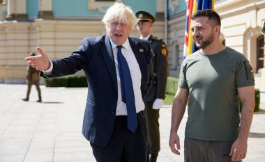 Boris Johnson merr titullin “qytetar nderi” në  Kiev