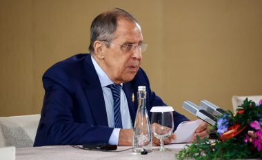 Lavrov: Ukraina parashtroi kushte “joreale” për paqen