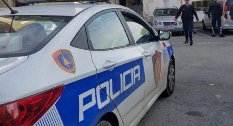 Përndiqte 25 vjeçaren, arrestohet i moshuari në Tiranë