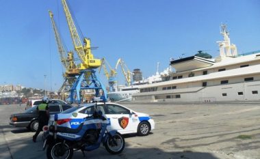 Tentoi të kalonte kufirin me identitet tjetër, arrestohet shtetasi turk në Durrës
