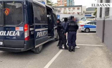 EMRAT/ Kultivonin bimë narkotike, arrestohen babë e birë në Elbasan: Sekuestrohen 58 kg “bar”, e pësojnë dhe administratori e kryeplaku