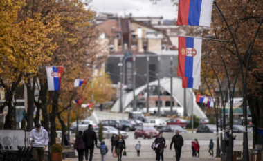 SHBA i kërkon Serbisë të tërheqë trupat ushtarake nga kufiri me Kosovën
